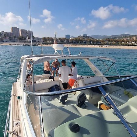 Cozy Yacht Lodge In Barcelona With Boat Tour Option 圣阿德里安-德贝索斯 外观 照片