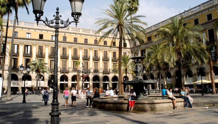 Cozy Yacht Lodge In Barcelona With Boat Tour Option 圣阿德里安-德贝索斯 外观 照片
