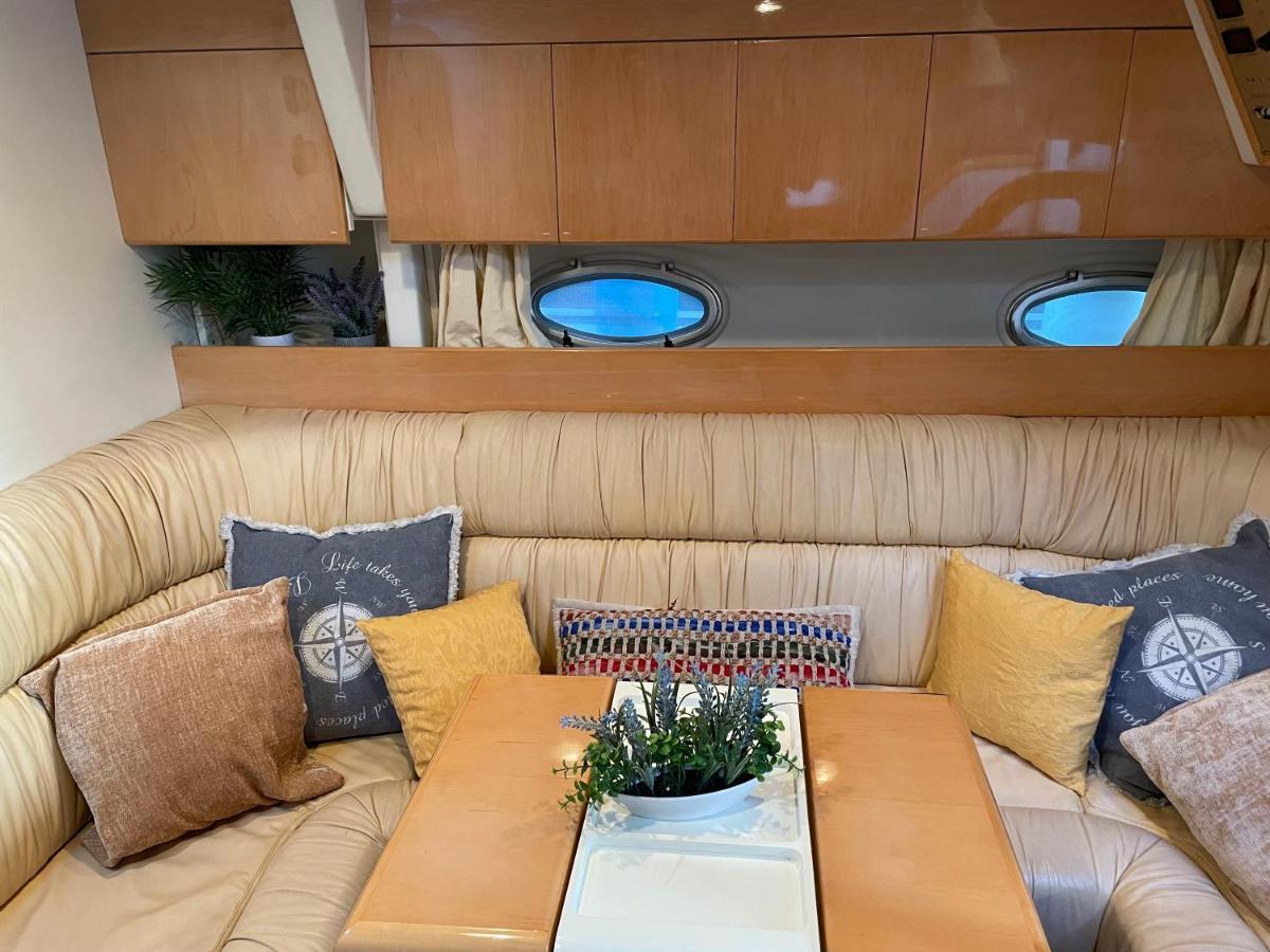 Cozy Yacht Lodge In Barcelona With Boat Tour Option 圣阿德里安-德贝索斯 外观 照片