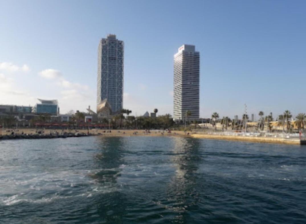 Cozy Yacht Lodge In Barcelona With Boat Tour Option 圣阿德里安-德贝索斯 外观 照片